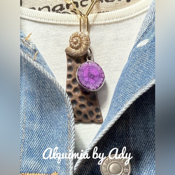 Purple solar quartz and Gold Pendant Necklace - Picture 1 of 4